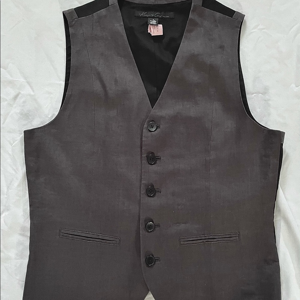 Linen vest by Kenneth Cole, grey size medium.